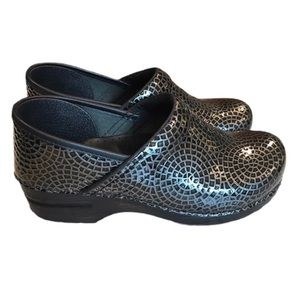 Dansko Clogs shoes nursing Slip on women’s Size 40